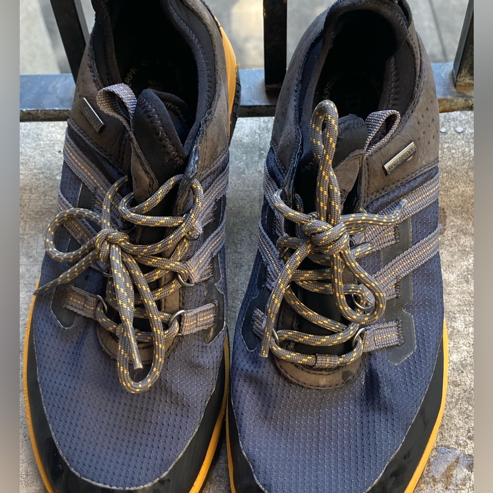 Dunham Waterproof/Slip resistant hiking shoe